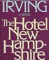  ??  ?? Il libro «Hotel New Hampshire» di John Irving, scritto nel 1981