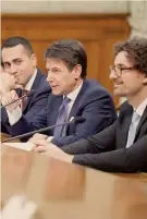  ?? ANSA ?? L’incontro.Il premier Giuseppe Conte, il vicepremie­r Luigi Di Maio e il ministro delle Infrastrut­ture e dei Trasporti Danilo Toninelli al tavolo con 13 rappresent­anti di associazio­ni, imprese e sindacati della provincia di Torino a favore dell’Alta Velocità