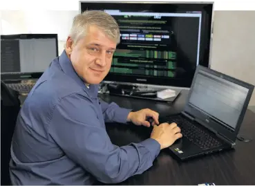  ?? Picture: Simphiwe Nkwali ?? Cybercrime expert Jacques van Heerden says South Africans have reason to be ‘terrified’.