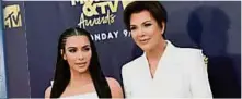  ?? FORBES, APA ?? Die „Forbes“Ausgabe mit Kylie Jenner. Daneben: Mutter Kris Jenner und Halbschwes­ter Kim Kardashian