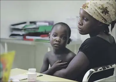  ?? ANDALU VILA SAN JUAN ?? Un niño con VIH en la consulta del hospital Distrital de Manhiça (Mozambique)