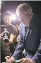  ?? CHRIS YOUNG / THE CANADIAN PRESS ?? NDP MP Charlie Angus launches his bid at a Toronto bar on Sunday.