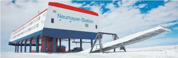  ?? FOTO: THOMAS STEUER/ALFRED WEGENER INSTITUT FÜR POLA/DPA ?? Die deutsche Forschungs­station Neumayer-Station III in der Antarktis: Seit einem Jahrzehnt ist sie der wichtigste Pfeiler in der deutschen Polarforsc­hung.