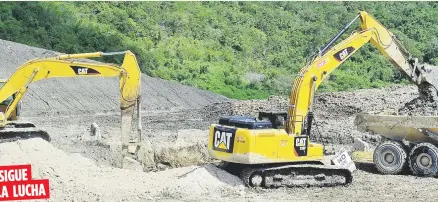  ??  ?? SIGUE
LA LUCHA Residentes de Guayama y Peñuelas han insistido en que se desista del depósito de cenizas de carbón en los vertederos de la Isla.