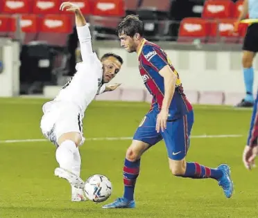  ?? // V. ENRICH ?? Sergi Roberto, en un lance del partido