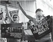  ?? AFP ?? Unos jóvenes arengan contra el presidente Ortega.