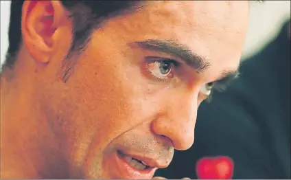  ?? FOTO: EFE ?? Alberto Contador no pudo ocultar su frustració­n y resignado apostó por mirar hacia delante pensando en que queda mucha Vuelta