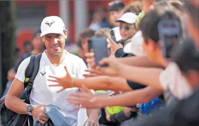  ?? ?? Rafa Nadal, la semana pasada en Roma, donde recibió el cariño de cientos de aficionado­s durante la disputa del Masters 1.000.