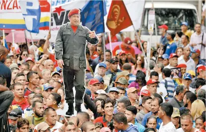  ??  ?? Manifestan­tes chavistas salieron a las calles de Caracas para expresar su apoyo a la Asamblea Constituye­nte.