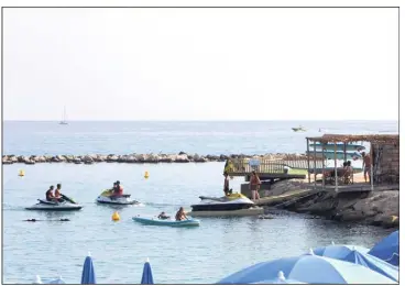  ?? (Photo Eric Ottino) ?? C’est à partir de cette base nautique, installée sur une jetée située en face de la promenade des Flots-Bleus à Saint-Laurent-du-Var, que le père et son enfant sont partis en mer.