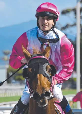  ?? Picture: STEVE HOLLAND ?? Sheriden Tomlinson returns to scale after a Gold Coast win.