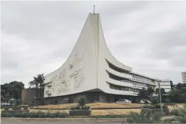  ?? Picture: Jacques Nelles ?? BASTION OF EXCELLENCE. The University of Pretoria’s admin building. Name changes at the institutio­n are up for debate.