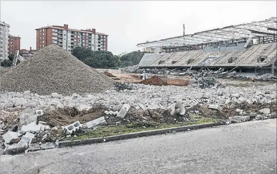  ?? FOTO: PERE PUNTÍ ?? El nou Palau Blaugrana debe construirs­e en los terrenos donde estaba ubicado el Mini Estadi que ya fue derruido