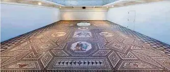  ?? Foto: Museum für Vor- und Frühgeschi­chte Saarbrücke­n/Tom Gundelwein ?? Das hervorrage­nd erhaltene römische Mosaik von Nennig zählt zu den größten nördlich der Alpen.