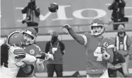  ??  ?? Chiefs quarterbac­k Chad Henne throws a pass during the second half against the Browns in a 22-17 win Sunday in Kansas City. [AP PHOTO/REED HOFFMANN]