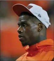  ?? RON SCHWANE — THE ASSOCIATED PRESS ?? Cleveland Browns wide receiver Josh Gordon watches from the sideline during the first half of the team’s NFL preseason football game against the Philadelph­ia Eagles, Thursday in Cleveland.