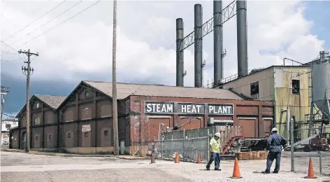  ?? FOTO: LAIF ?? Das Wärmekraft­werk in Youngstown, Ohio – ein Sinnbild für die Krise im „Rostgürtel“der USA.