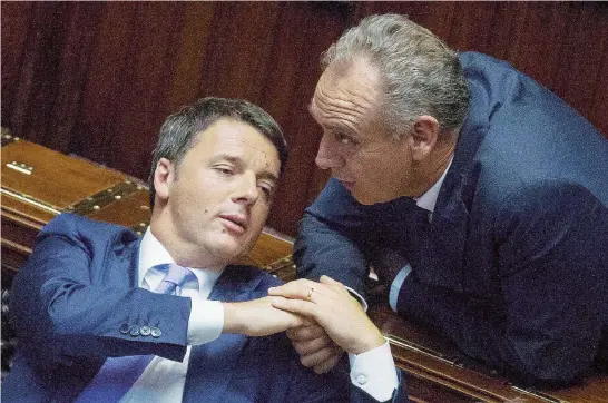  ?? LaPresse ?? Vicini Matteo Renzi con il vicepresid­ente del Csm Giovanni Legnini, ex sottogreta­rio nel suo governo