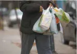  ?? PEDRO RUIZ LE DEVOIR ?? Montréal a banni les sacs de plastique sur son territoire.