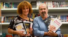  ?? Lilli Carat en compagnie de Jean-Michel Goupillou de la librairie Les Mandarins. (Photo L.B.) ??