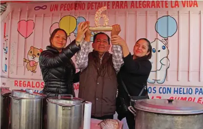  ?? MELANIE TORRES ?? El galardón fue diseñado especialme­nte para la dinámica de Canal 6.