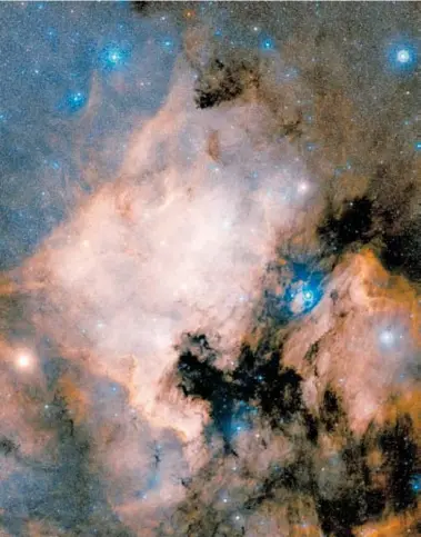  ?? | FOTO: DAVIDE DE MARTIN & THE ESA/ESO/NASA ?? Las hermosas nebulosas de Norteaméri­ca y el Pelícano.