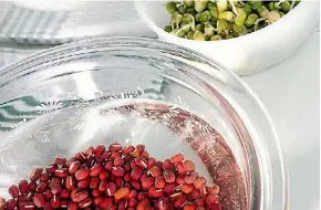  ?? 123RF ?? Soaking beans overnight is an effective way to reduce their phytic acid.