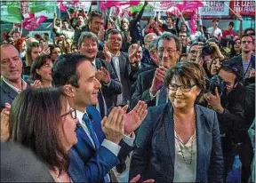  ??  ?? Benoît Hamon tenait meeting, mercredi, sur les terres de Martine Aubry.