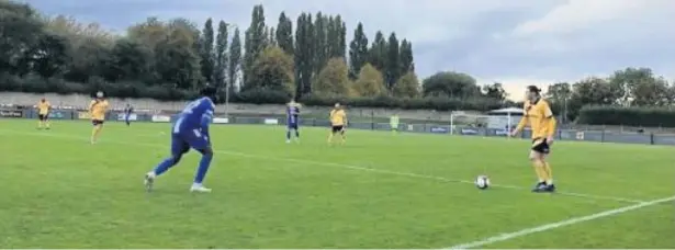  ??  ?? ■ Action from Loughborou­gh Dynamo’s 4-4 draw with Sutton Coldfield. Photo by Kieran King.