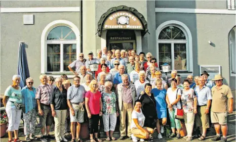  ?? FOTO: ARCHIV/PRIVAT ?? Die Wanderwoch­e im Oberpfälze­r Wald gehörte zu den Höhepunkte­n im vergangene­n Wanderjahr der Riedlinger Ortsgruppe des Schwäbisch­en Albvereins.