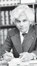  ?? ?? GODINE 1971. Neville Bonner prisegnuo je kao prvi australski aboridžins­ki senator