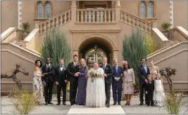  ?? PHOTOS BY RON BATZDORFF ?? The Pearsons and their extended family and friends gather for a wedding in NBC dramatic series “This Is Us,” which concludes Tuesday after six seasons.