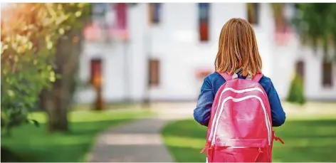  ?? FOTO: LE MANNA/ISTOCK PHOTO ?? Je länger vermisste Kinder alleine unterwegs sind, desto höher ist das Risiko, dass sie Opfer eines Verbrechen­s werden.