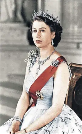  ?? GETTY ?? La reina, en una foto oficial de 1952, cuando accedió al trono