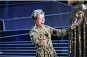  ?? PATRICK T. FALLON / NEW YORK TIMES ?? Frances McDormand accepts the Oscar for best actress in a leading role for “Three Billboards Outside Ebbing, Missouri” during the 90th Academy Awards at the Dolby Theater in Los Angeles.