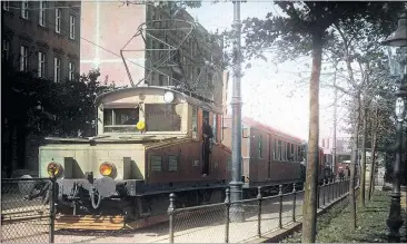  ?? [ Ö. Volkshochs­chularchiv / Imagno / picturedes­k.com ] ?? Erinnerung an früher: Die Press\urger Bahn \ot a\ 1914 eine direkte Ver\indung.