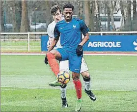  ?? FOTO: FFF ?? Maolida es diestro pero juega de extremo izquierdo en el Lyon y de ‘9’ con la Sub-19