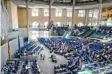  ?? Foto: Michael Kappeler, dpa ?? Gibt es in Zukunft wieder mehr Platz im Bundestag?