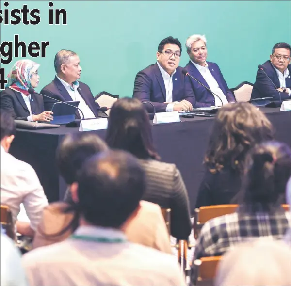  ?? — Bernama photo ?? Tengku Muhammad Taufik speaks during the Petronas 4Q23 group financial results announceme­nt.