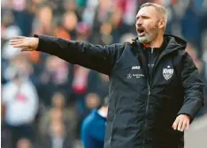  ?? Foto: Tom Weller, dpa ?? Rückschlag im Kampf um den Aufstieg: VfB-Trainer Tim Walter verlor das Derby gegen Sandhausen. Es war die dritte Auswärtsni­ederlage in Folge.