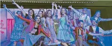  ?? FOTO: MECHTILD KNIELE ?? Eine tolle Truppe – die Musicalfre­unde Mengen haben „Petticoat“aufgeführt.