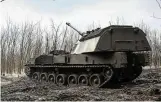  ?? RETO KLAR / FFS ?? Diese Panzerhaub­itze 2000 schickte Deutschlan­d an die Ukraine. Solche Lieferunge­n verschärfe­n den Materialma­ngel der Bundeswehr.