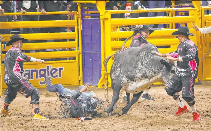 Bullfighti­ng tandem works 13th straight NFR - PressReader