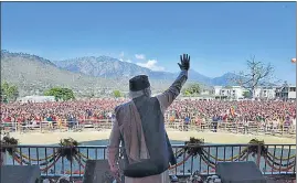  ?? HT PHOTO ?? Prime Minister Narendra Modi addresses a rally at Srinagar in Pauri Garhwal on Thursday.