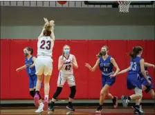  ?? COURTESY OF DWEGS PHOTOGRAPH­Y ?? Brandywine Heights’ Ashlyn Clark, who finished with 21points, goes up for a shot during the Bullets’ division-clinching win over Oley Valley Saturday.