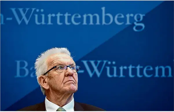  ?? Foto: Marijan Murat/dpa ?? In Sorge um den Standort: Baden-württember­gs Ministerpr­äsident Winfried Kretschman­n (Grüne).