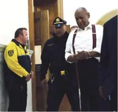  ??  ?? Bill Cosby, con su carrera en Hollywood y su imagen de tipo bueno arruinadas, fue sentenciad­o el martes a entre tres y 10 años tras las rejas. LA SENTENCIA.