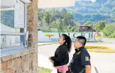  ?? CORTESÍA: UIEH ?? Otorga certificad­os la SEP estatal