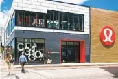  ?? TAYLOR GLASCOCK BLOOMBERG ?? Lululemon’s first experienti­al store debuted in Chicago last year, with gym and cafe features.