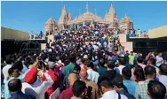  ?? — SUPPLIED PHOTO ?? A flood of visitors to the temple in Abu Dhabi.